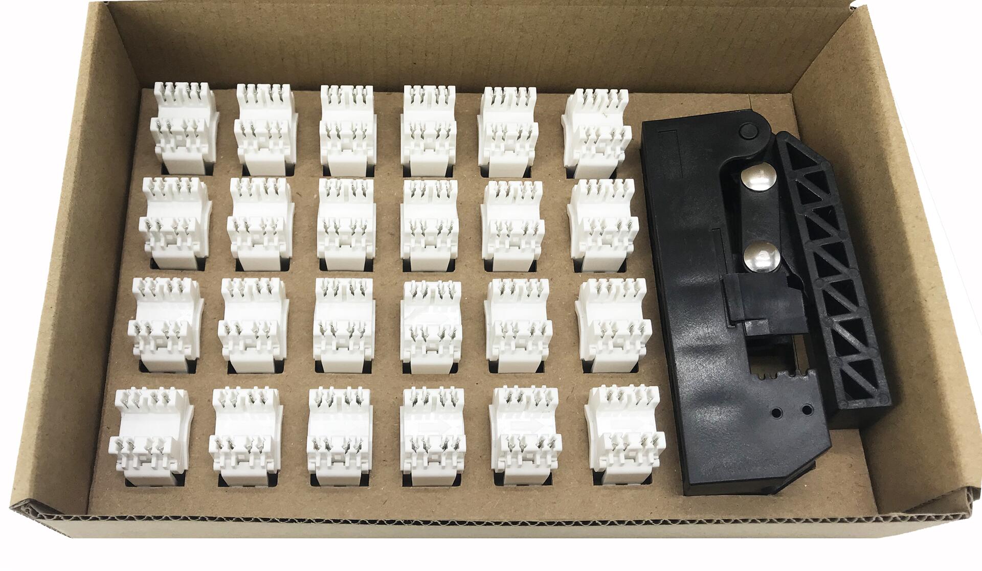 Kit 24 Frutti Cat.6A UTP 180° Keystone con Pinza Crimpatrice